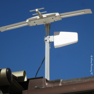 Our paddle antenna, in use earlier this spring