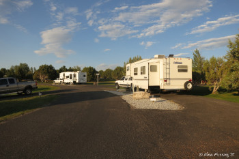 More A loop sites. RV in front in site A15, with RV in back in site A17. These were both large and flat.