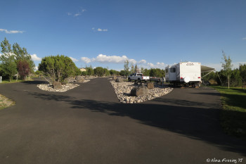 More C loop. RV in site C4 on right.