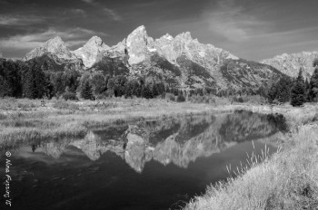 Schwabachers Landing mid-morning in black and white