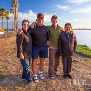 Our photo wizard friend Hector captured this wonderful pic of Paul's family in San Diego (Jan, 2016)
