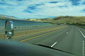 Driving along the East (dry) side of the Gorge