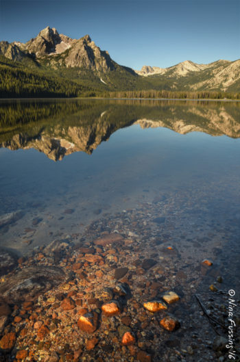 Rocks light up on Stanley Lake