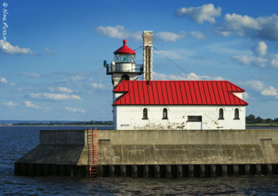 South Outer Breakwater Light
