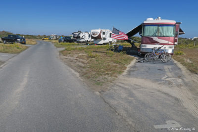 View towards beginning of H loop. This is the electric (30 Amp) loop. RV in site H9 with H7, H5, H3, H1 behind it.